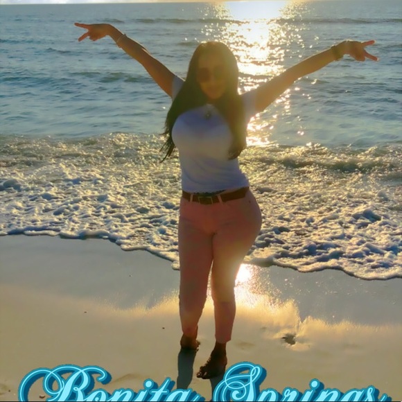 Meet your Posher, Jenny - Picture 2 of 2